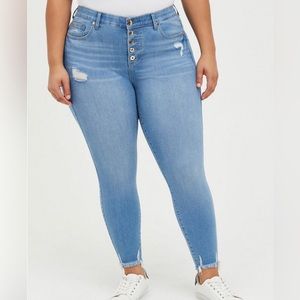 Torrid 24W bombshell skinny